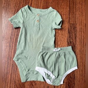 Cat & Jack Green and White Matching Set - Size 9-12 months